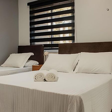 Sobrado Com 5 Suite 1 Quarto Piscina Churraqueira Ar Ate 20 Hospede Фос-ду-Іґуасу Екстер'єр фото