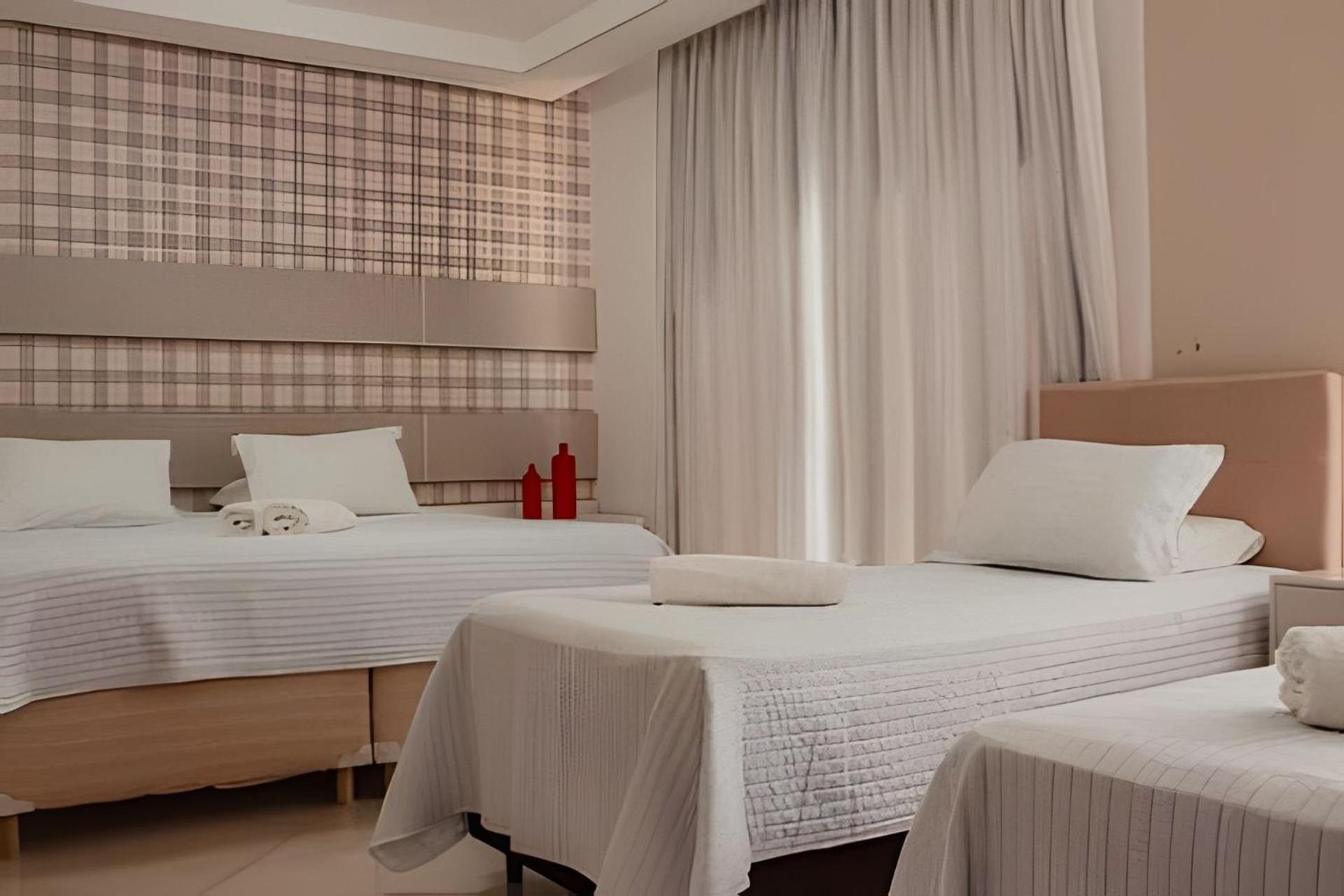Sobrado Com 5 Suite 1 Quarto Piscina Churraqueira Ar Ate 20 Hospede Фос-ду-Іґуасу Екстер'єр фото