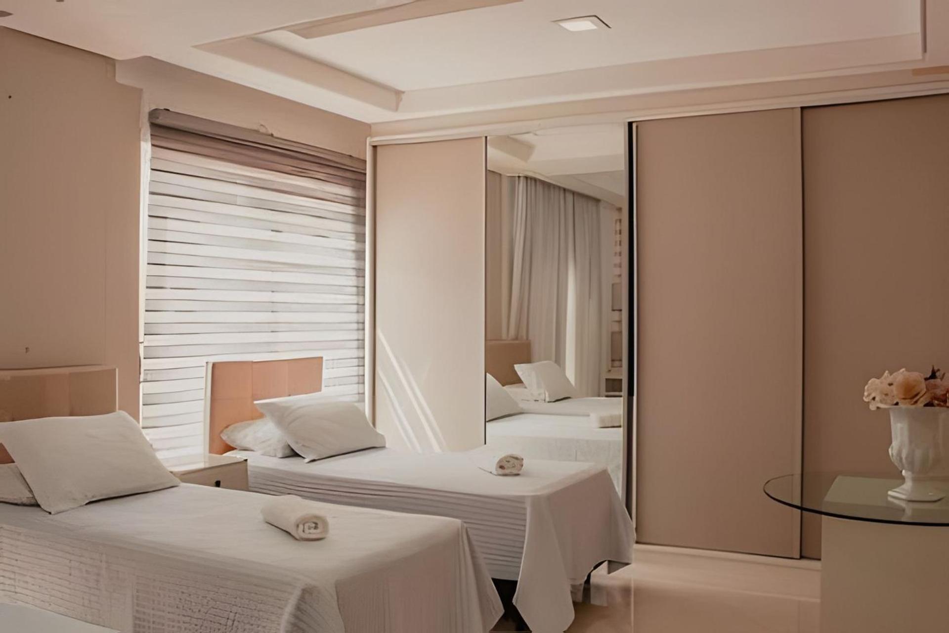 Sobrado Com 5 Suite 1 Quarto Piscina Churraqueira Ar Ate 20 Hospede Фос-ду-Іґуасу Екстер'єр фото